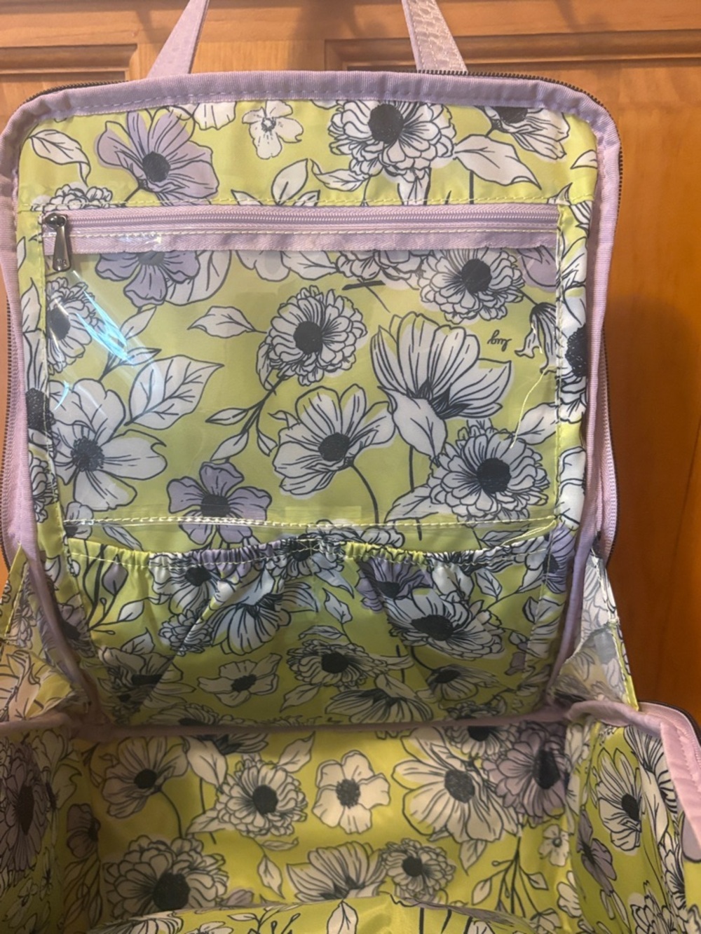 lug Voyager back pack in Sugar Plum. Price is Firm - Picture 8 of 13
